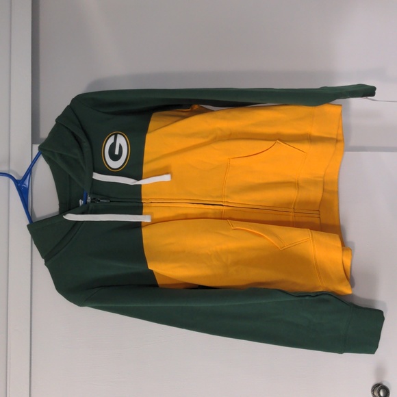 Fanatics Tops - Women's Green Bay Packers Fanatics Branded Green/Gold Take The Field Color Block